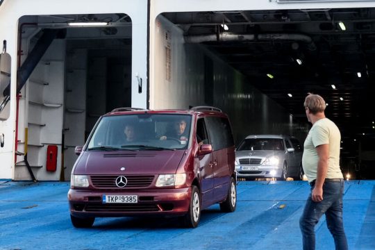 Από την άφιξη της σορού του Αντώνη Καρυώτη στο Ηράκλειο